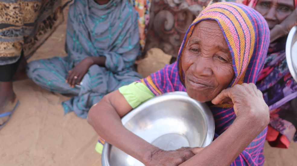 Serving Hot Meals for the Needy This Ramadan